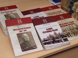 knygu_mugeje_pristatomi_lietuvos_karo_akademijos_leidiniai