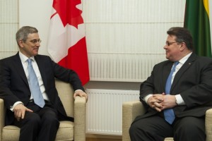 uzsienio-reikalu-ministras-su-naujuoju-kanados-ambasadoriumi-aptare-dvisali-bendradarbiavima-ir-saugumo-klausimus